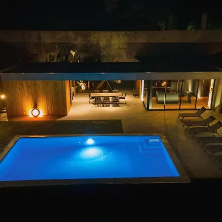 Populo's Place Villa *