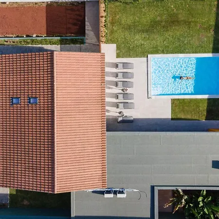 Populo's Place Villa *